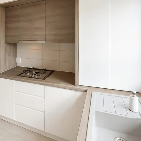 Ada Homes B69 * Брашов