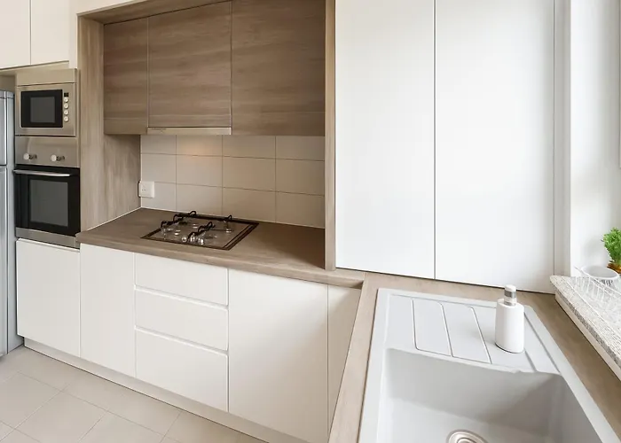 Ada Homes B69 * Брашов